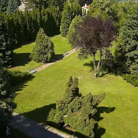 Hotel Holiday Csopak מלון