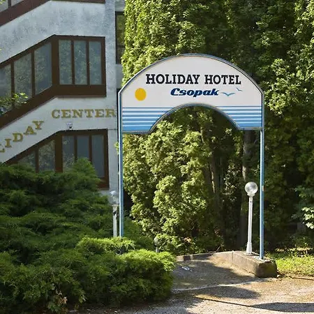 ホテル Hotel Holiday Csopak チョパク