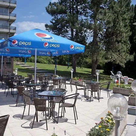 מלון Hotel Holiday Csopak שצ'ופק