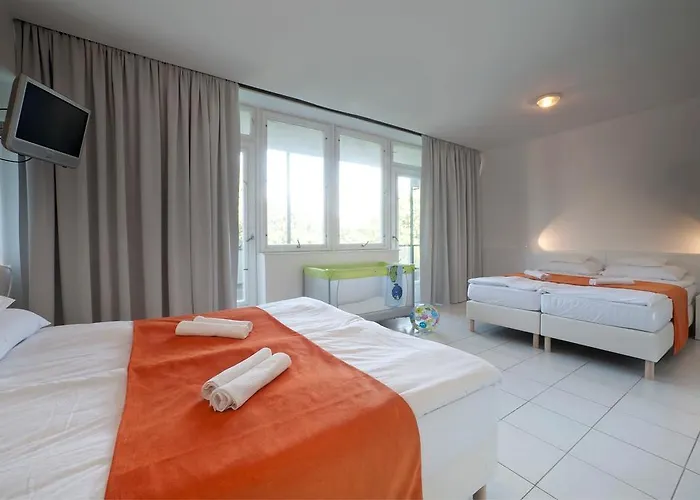 Hotel Holiday Csopak