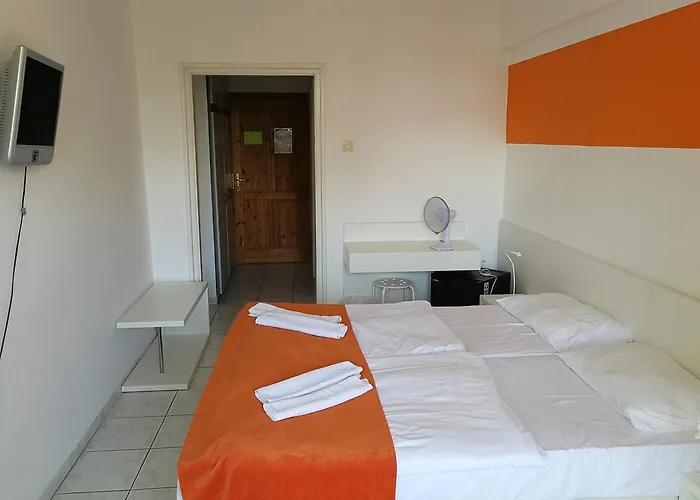 Hotel Holiday Csopak فندق