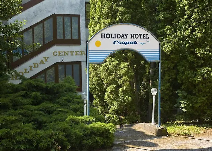 فندق Hotel Holiday Csopak تشوباك