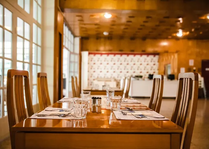 Hotel Holiday Csopak 3* تشوباك